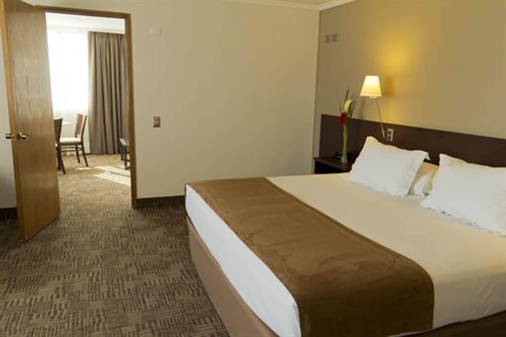 Hotel Director Vitacura ซานติอาโก ภายนอก รูปภาพ